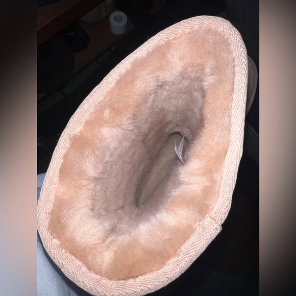 BRAND NEW UGG boots - Picture 4 of 5